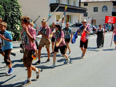 Bezirksmusikfest Brixen i. Th. 2015, Umzug Bild 13